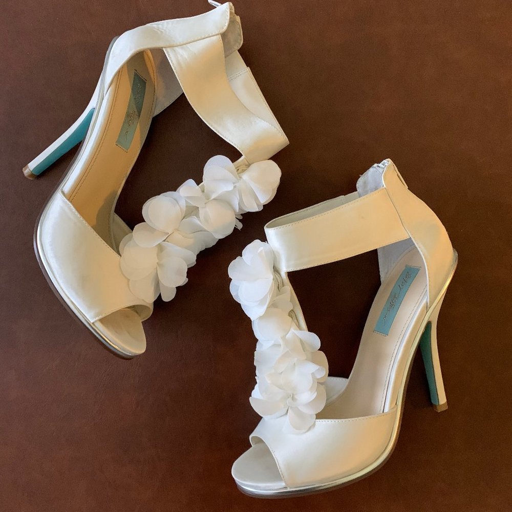 BETSEY JOHNSON 'Bloom' Dress Pump